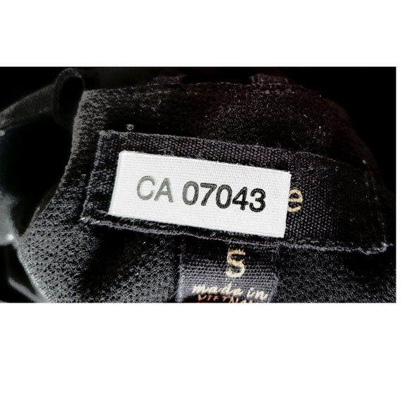 Black strappy camisole - Picture 3 of 3